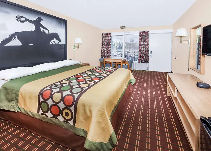 Super 8 By Wyndham Longview/I-20
