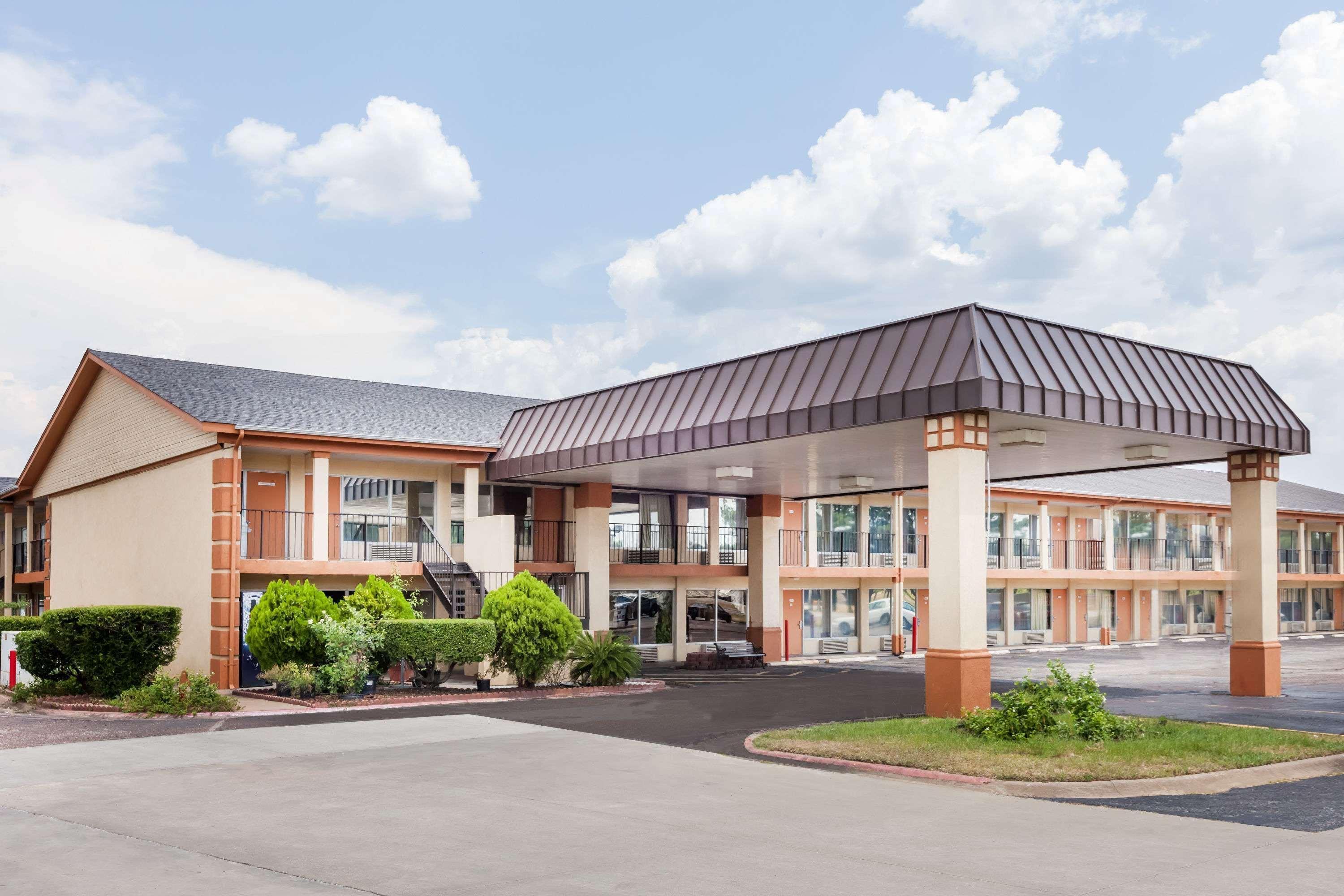 Super 8 By Wyndham Longview/i-20 Motel