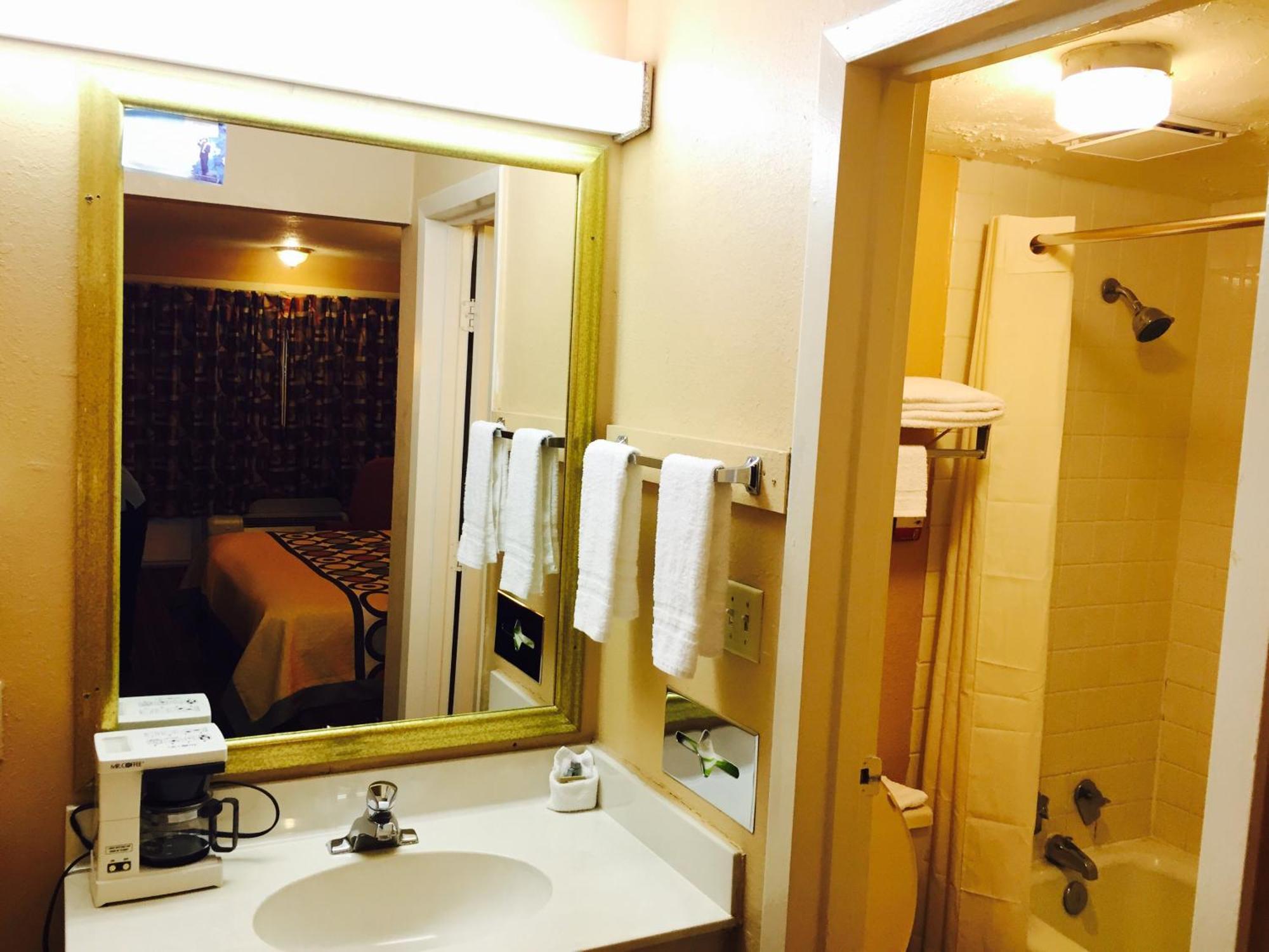 Super 8 By Wyndham Longview/i-20 Longview