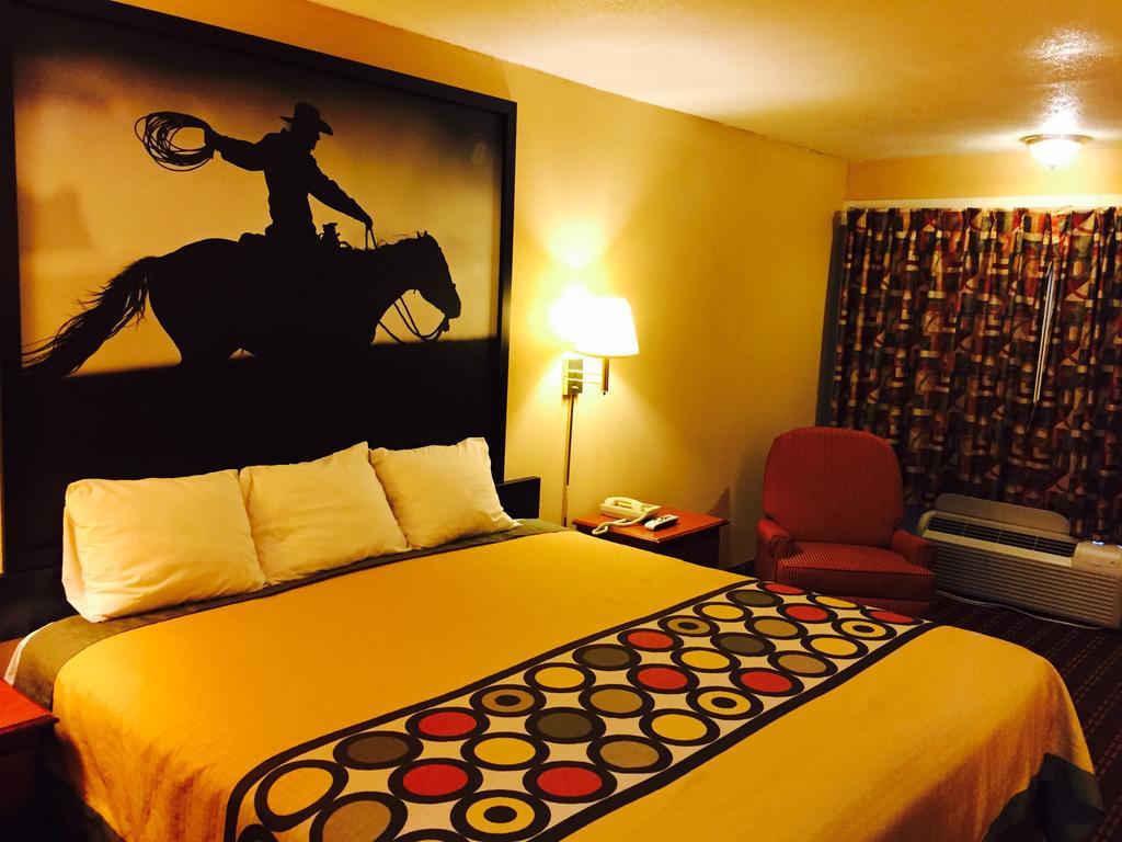 Super 8 By Wyndham Longview/i-20 Motel