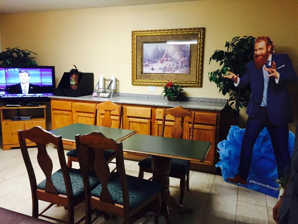 Super 8 By Wyndham Longview/i-20 Motel 2*